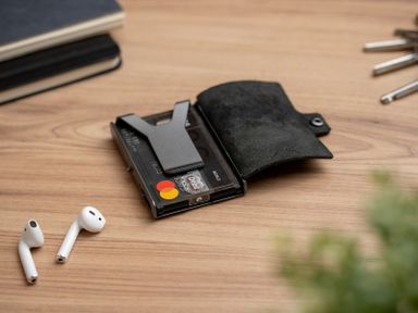 2x-ledlenser-flexible-wallet-2-in-1