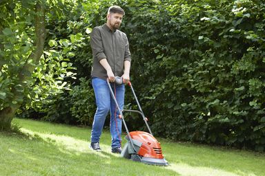 flymo-hover-vac-250-with-collecting-box-product-16