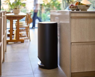 joseph-joseph-arc-30l-bin-carbon-black-product-3