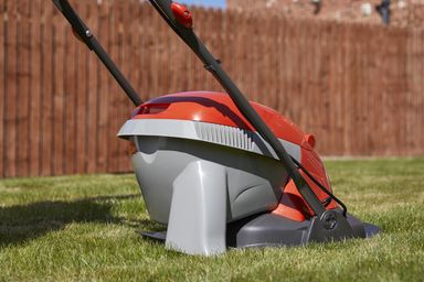 flymo-hover-vac-250-with-collecting-box-product-13