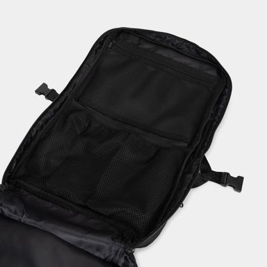 built-for-athletes-black-45l-hero-3-0-backpack-product-8