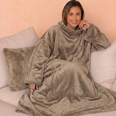 unique-living-deken-met-mouwen-kussen-200x150-taupe-product-2