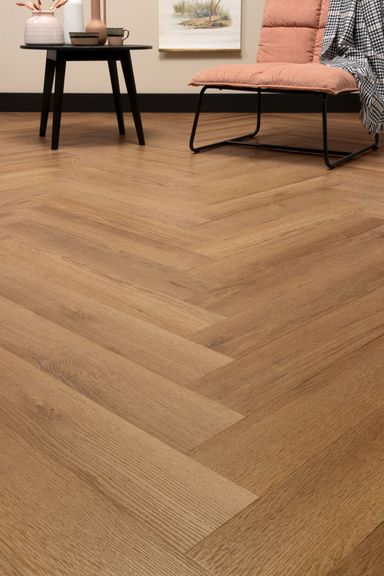 click-de-luxe-visgraat-natuur-eiken-7mm-met-ondervloer-1-5-mm-product-2