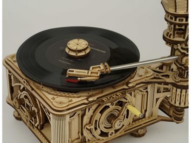 model-rokr-classical-gramophone