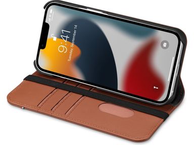 decoded-leather-wallet-iphone-13