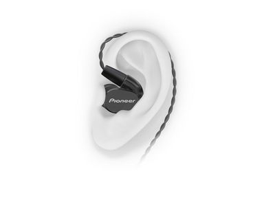pioneer-hi-res-audiospeler-in-ears