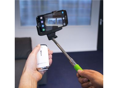 powerbank-met-selfie-remote
