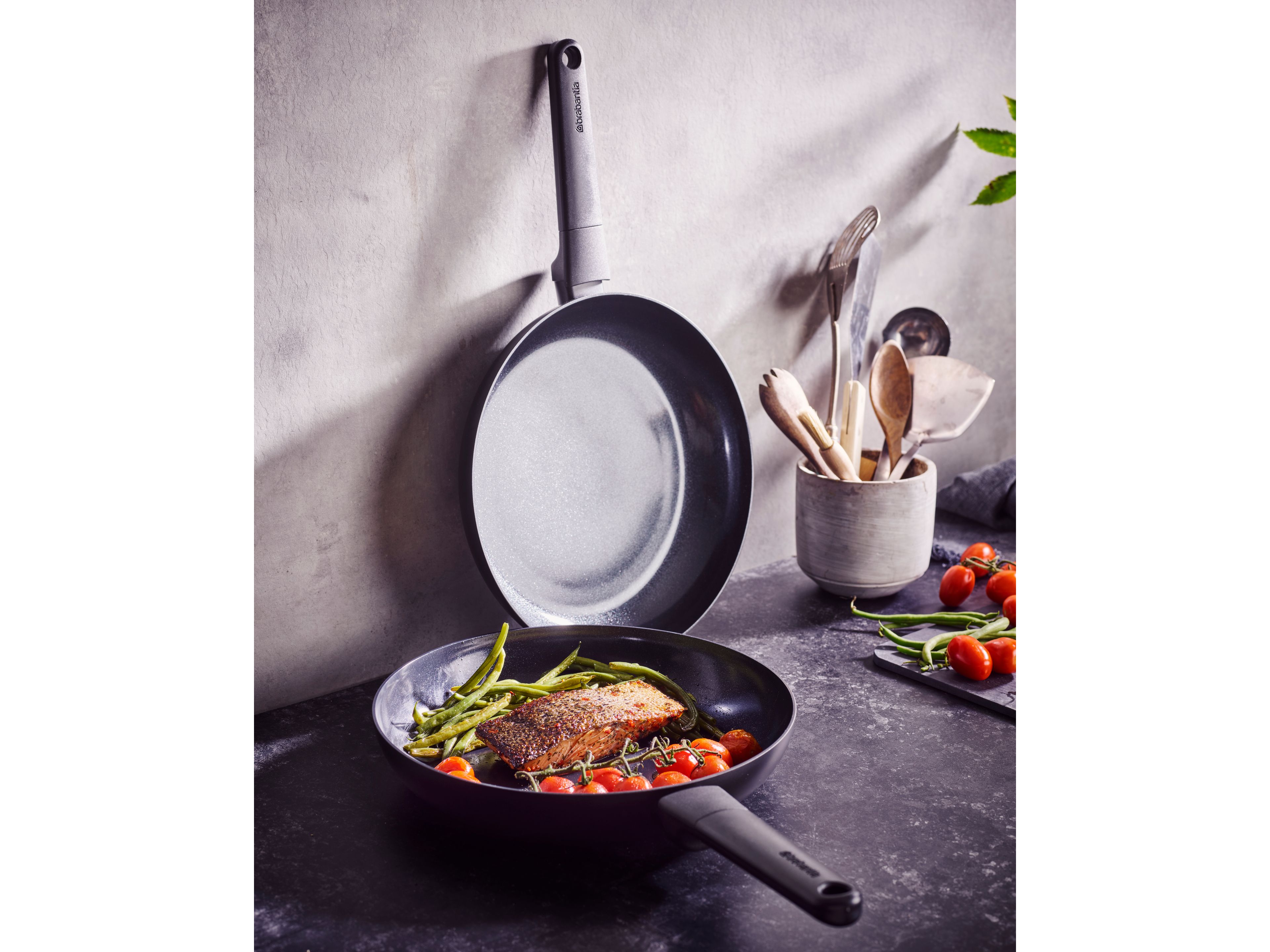 brabantia-nero-r-ns-frying-pan-24cm-product-4