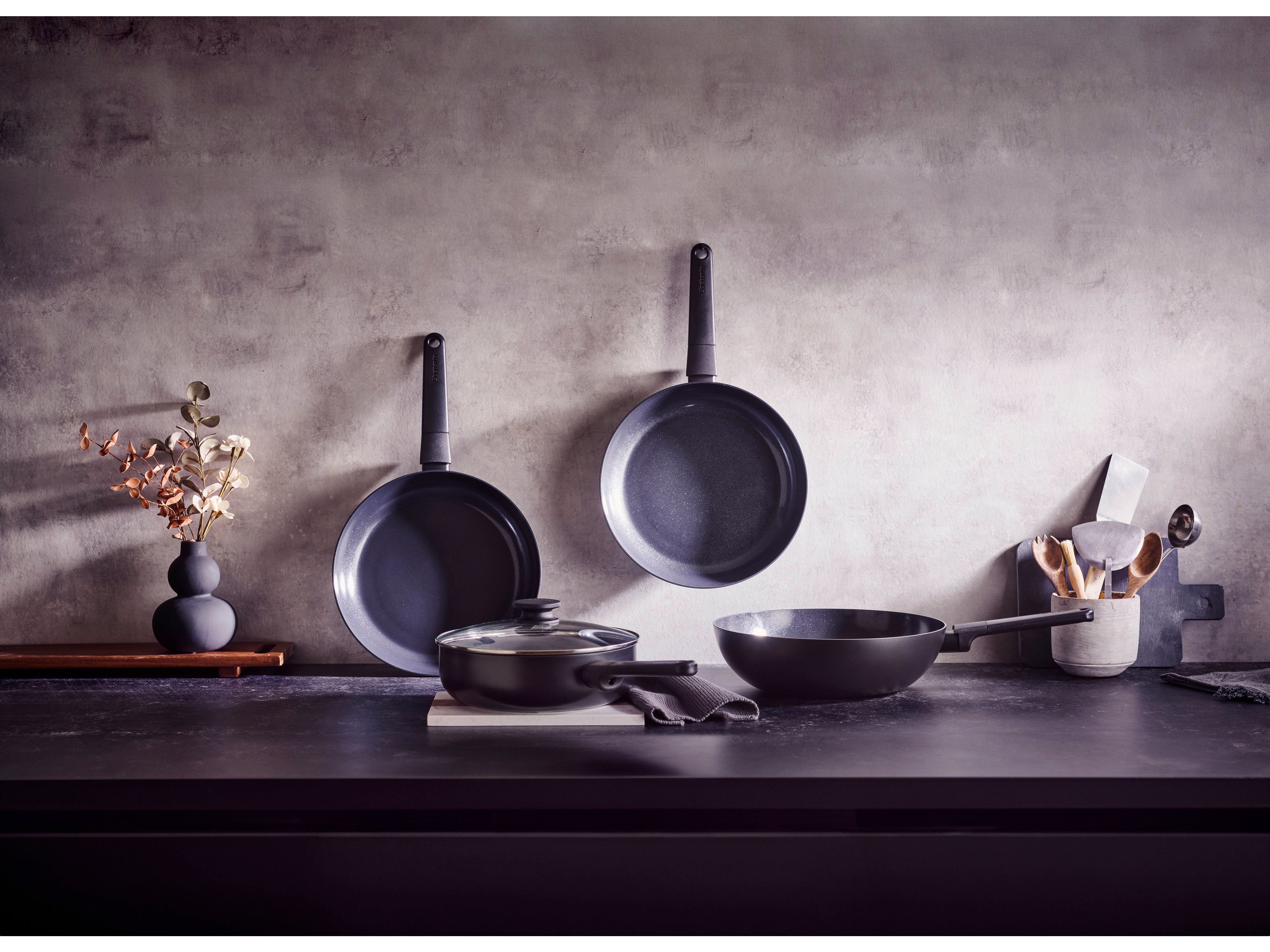 brabantia-nero-r-ns-frying-pan-24cm-product-0