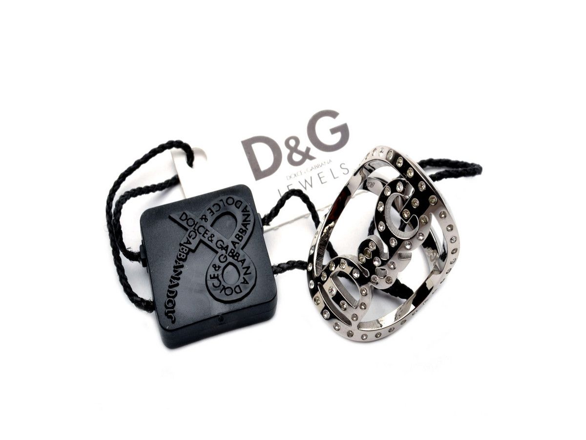 dg-ring-met-logo-steentjes