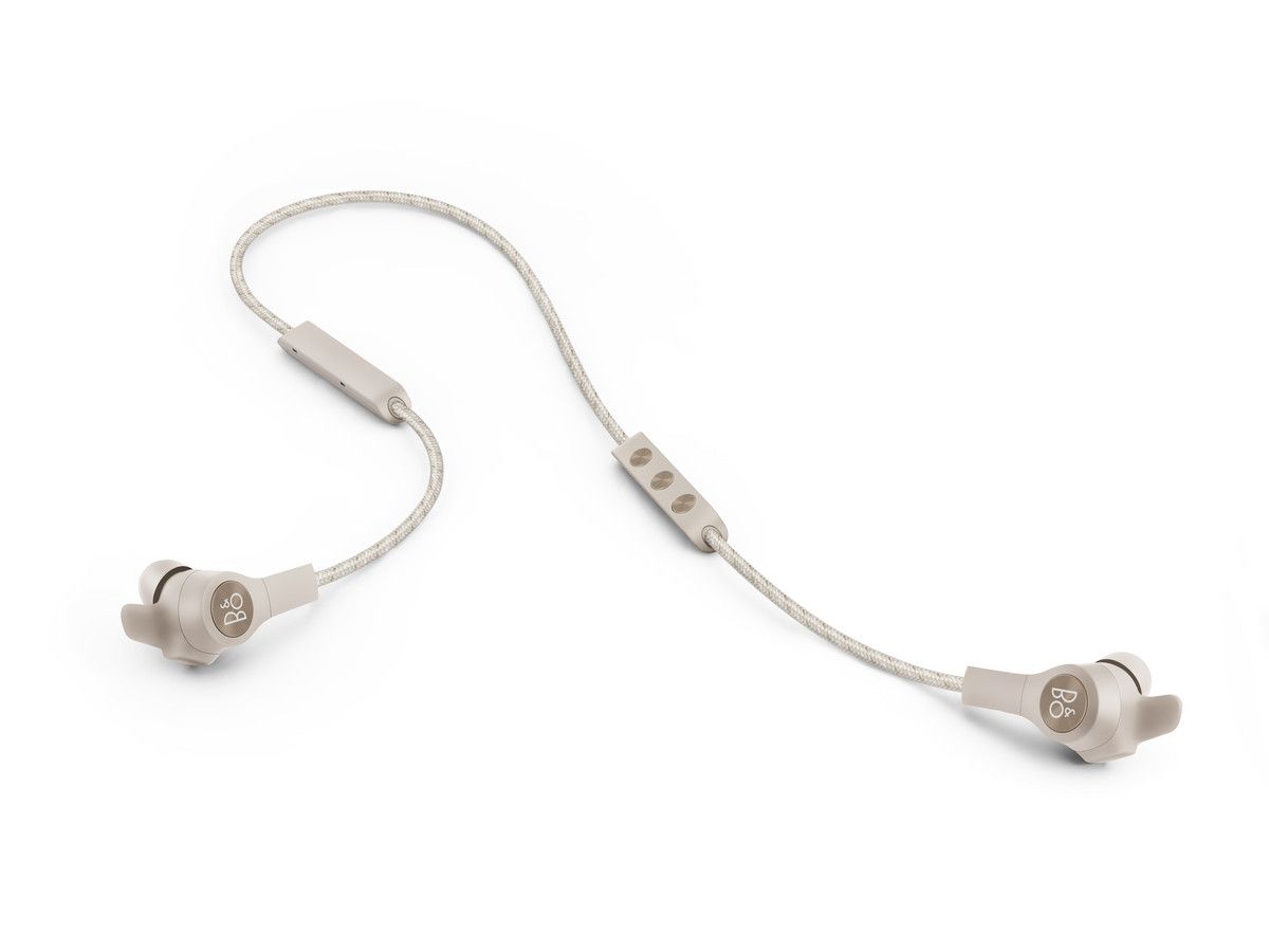 bo-beoplay-e6-drahtlose-ohrhorer-sand
