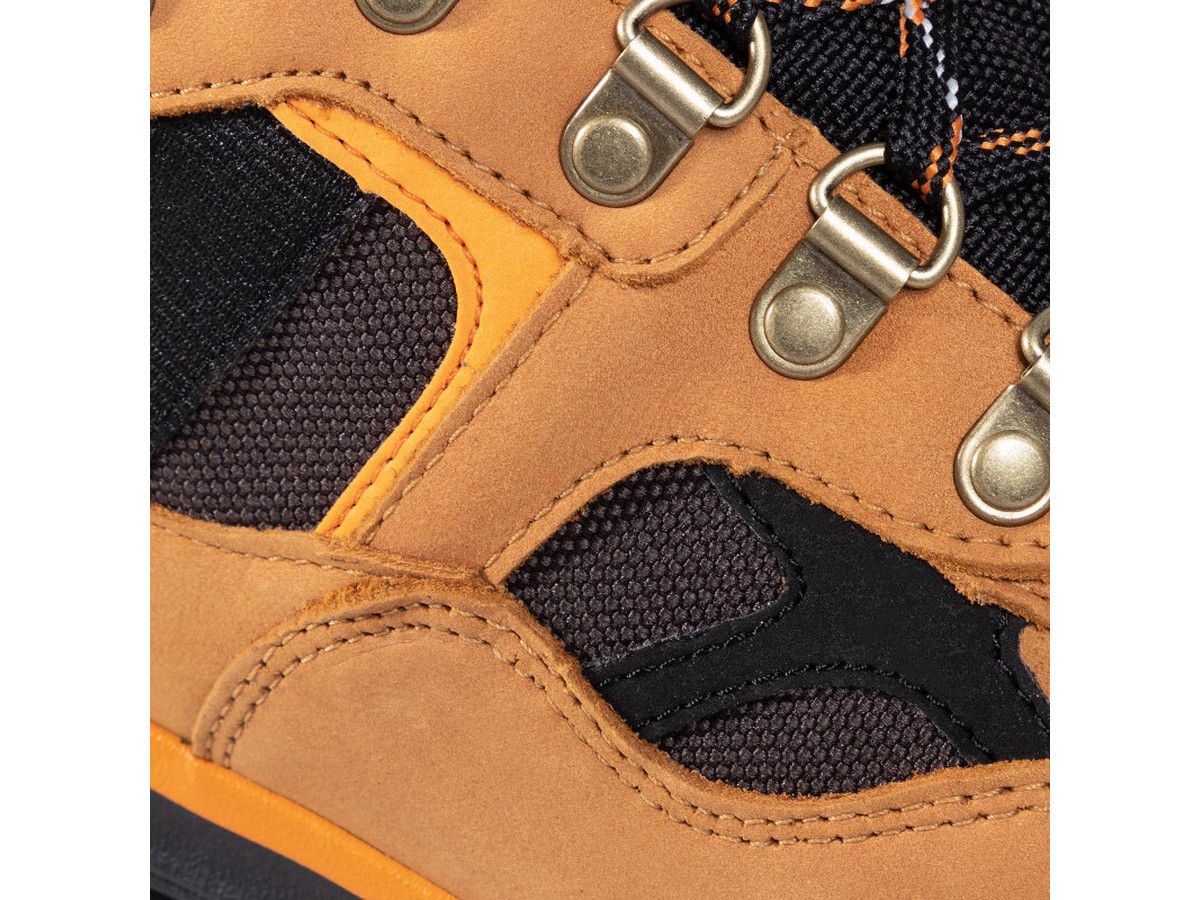timberland-trumbull-hikers