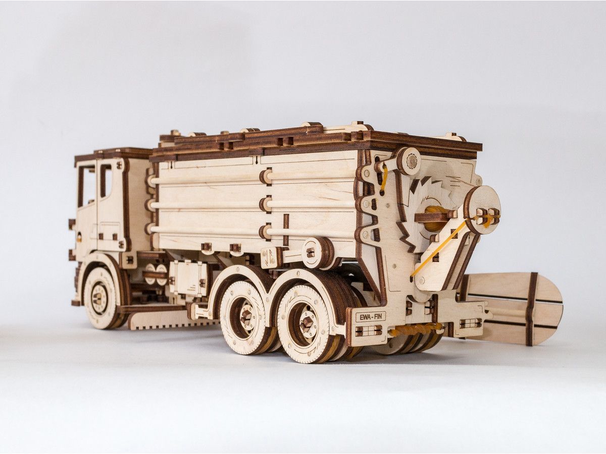eco-wood-art-snow-truck