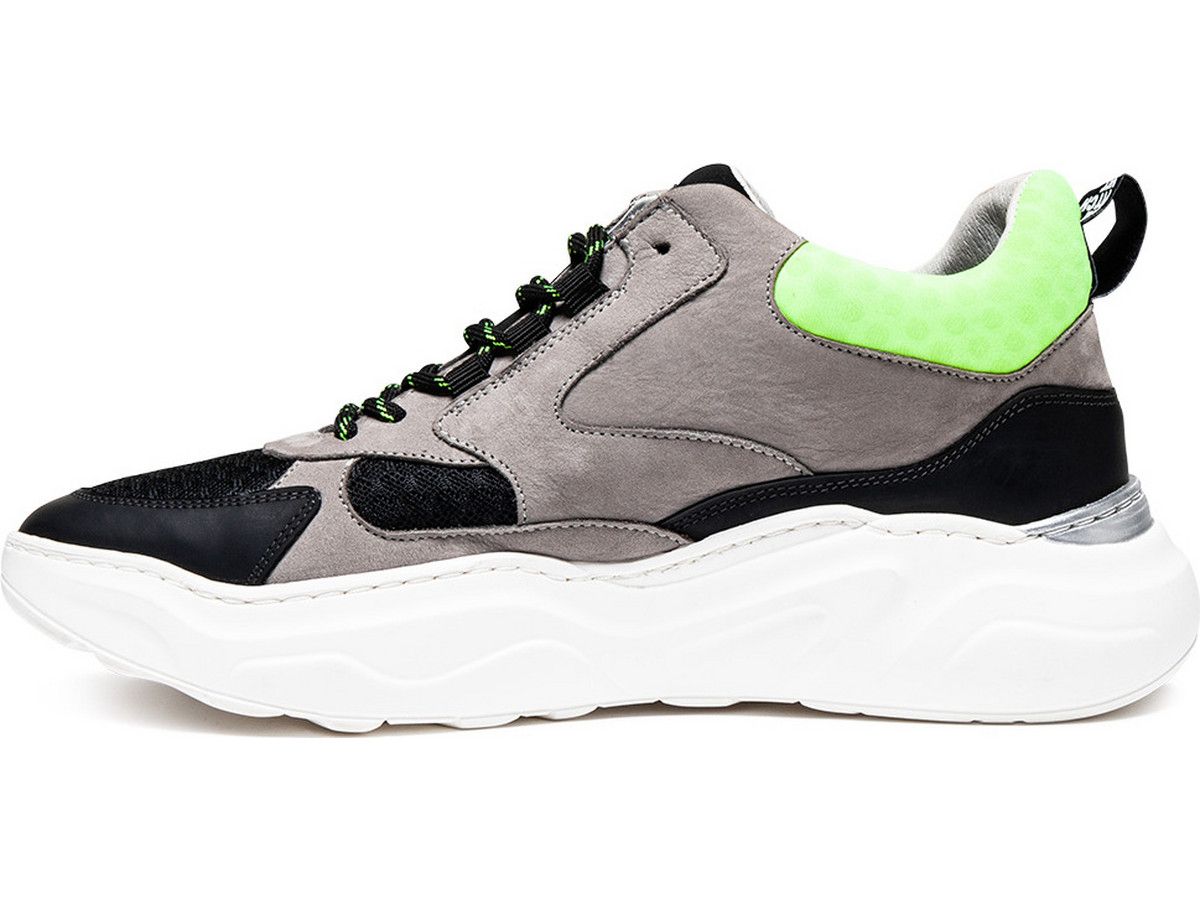 off-the-pitch-curve-runner-sneakers