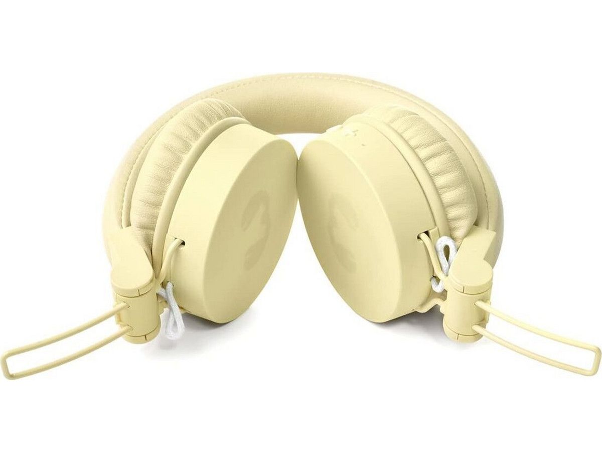 caps-wireless-on-ears