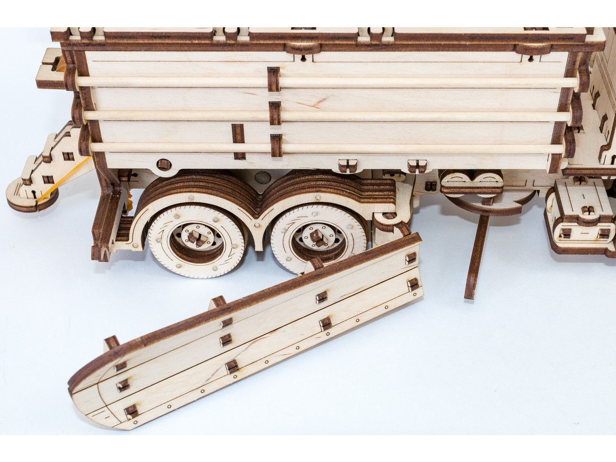 eco-wood-art-schneefahrzeug