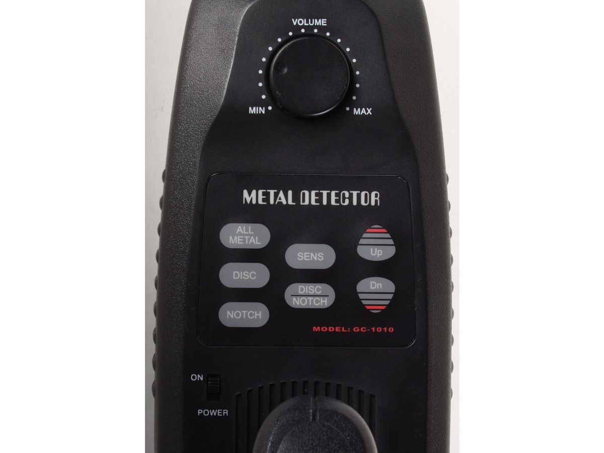 metalldetektor-mit-display-cs200-20-cm