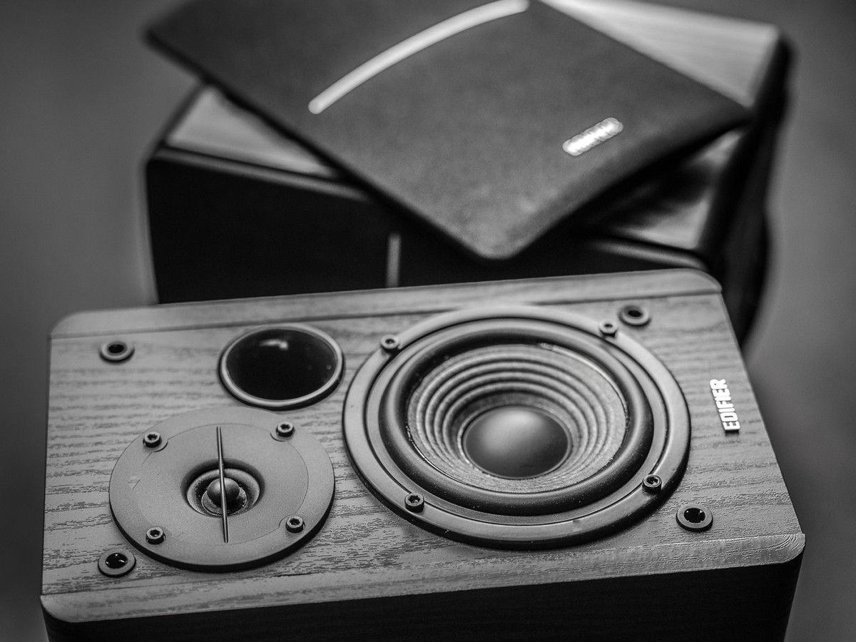 edifier-r1280db-studio-bookshelf-speaker