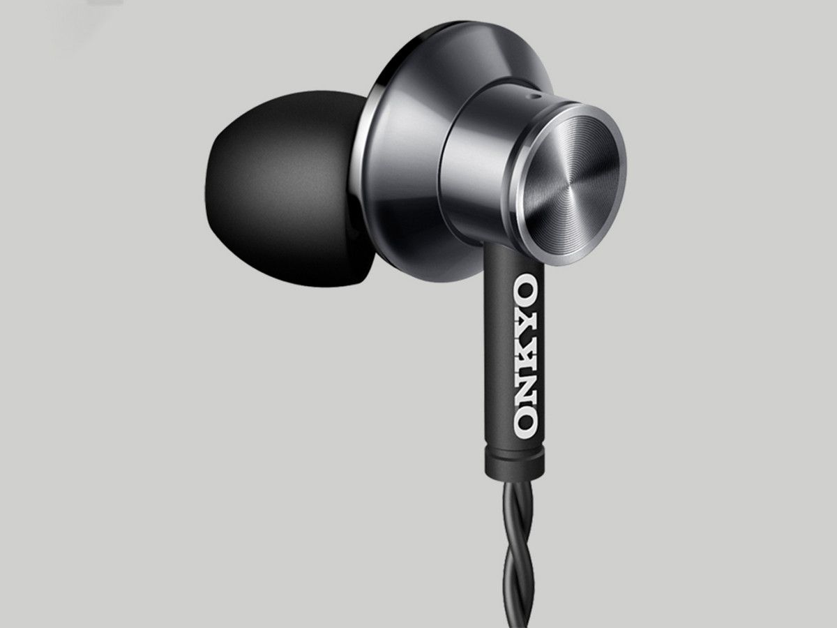 onkyo-e700-zwart-bluetooth-in-ears